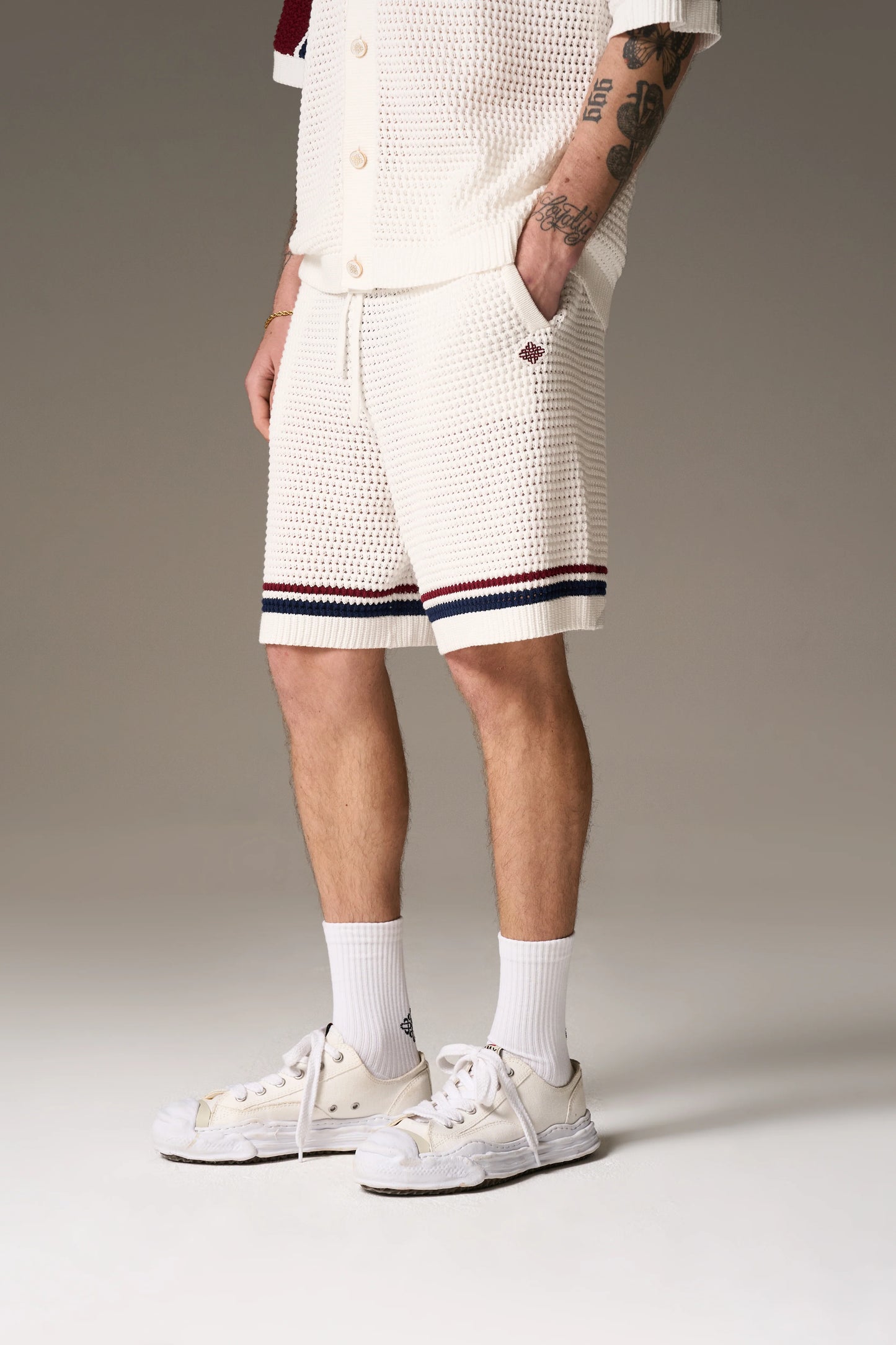 STRIPE CROCHET KNIT SHORTS BURGUNDY