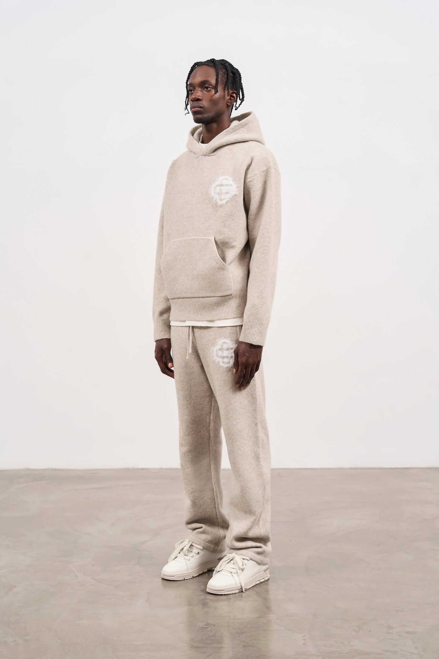 FLUFFY EMBLEM KNITTED HOODIE