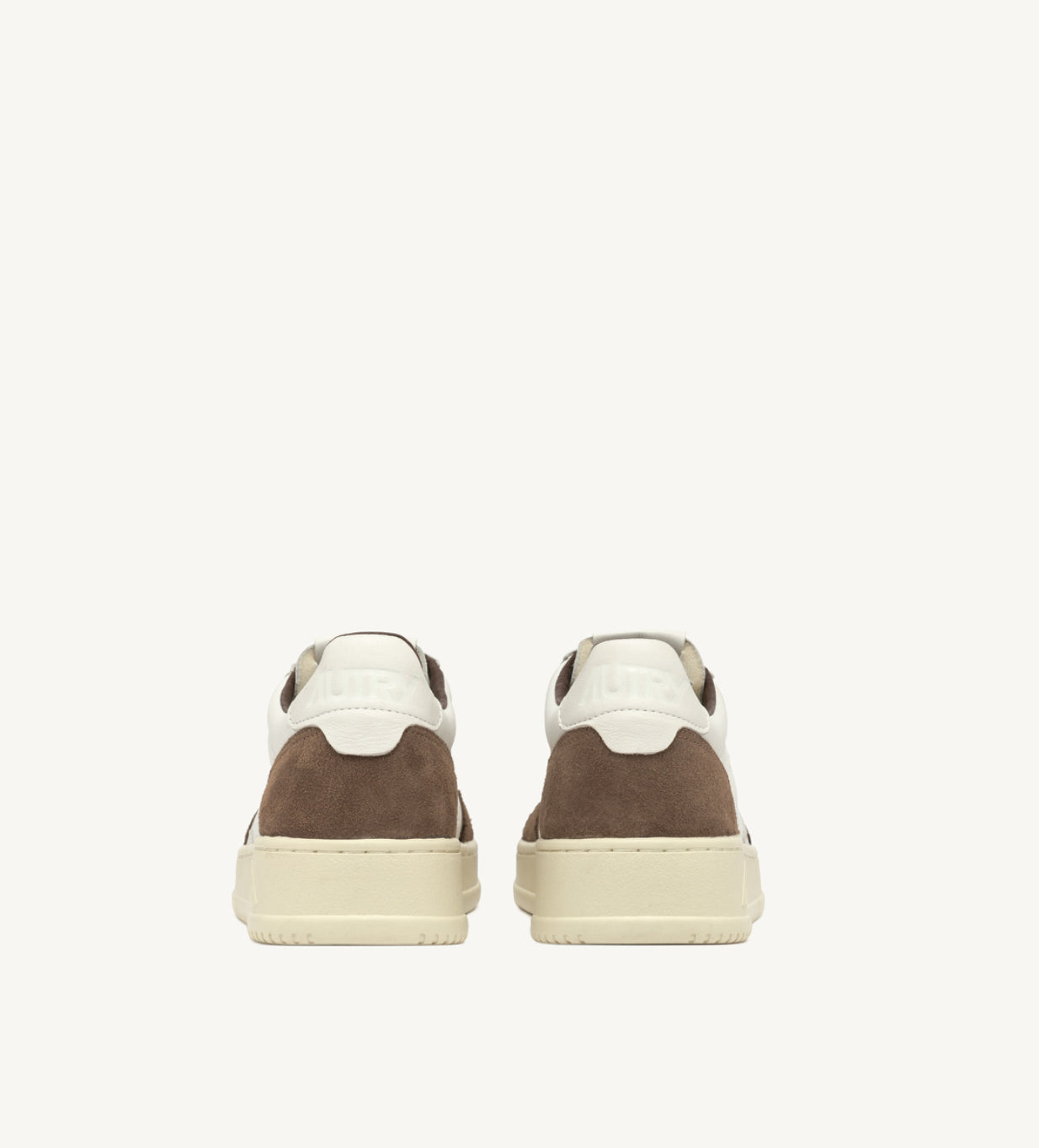 AUTRY SNEAKERS MEDALIST LOW SNEAKERS IN WHITE AND CIGAR LEATHER SUEDE