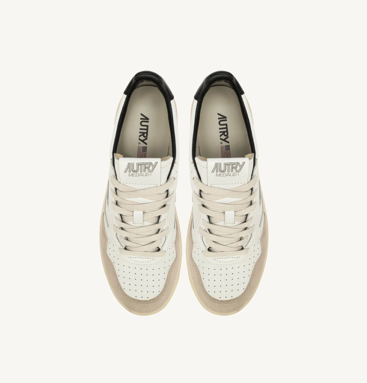 AUTRY SNEAKERS MEDALIST LOW SNEAKERS IN WHITE AND BLACK LEATHER AND SUEDE WITH LETTERING