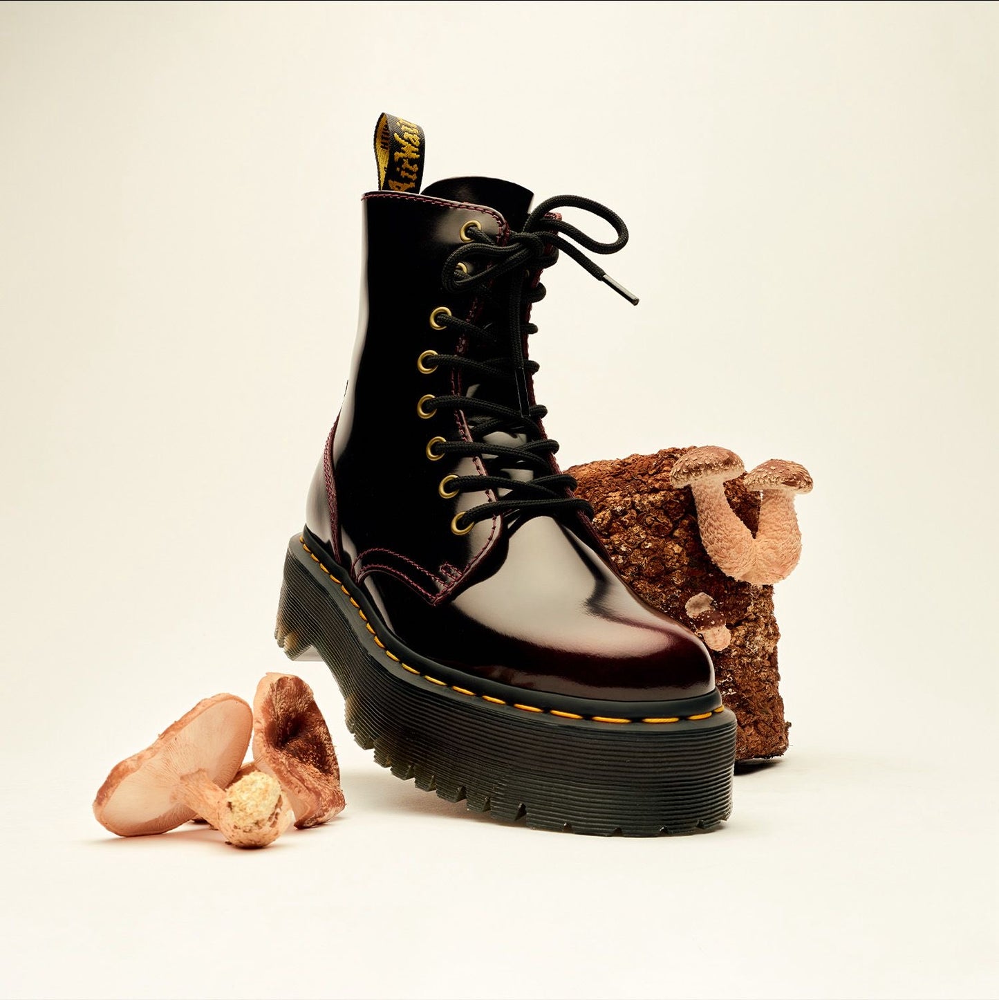 DR MARTENS JADON CHERRY RED