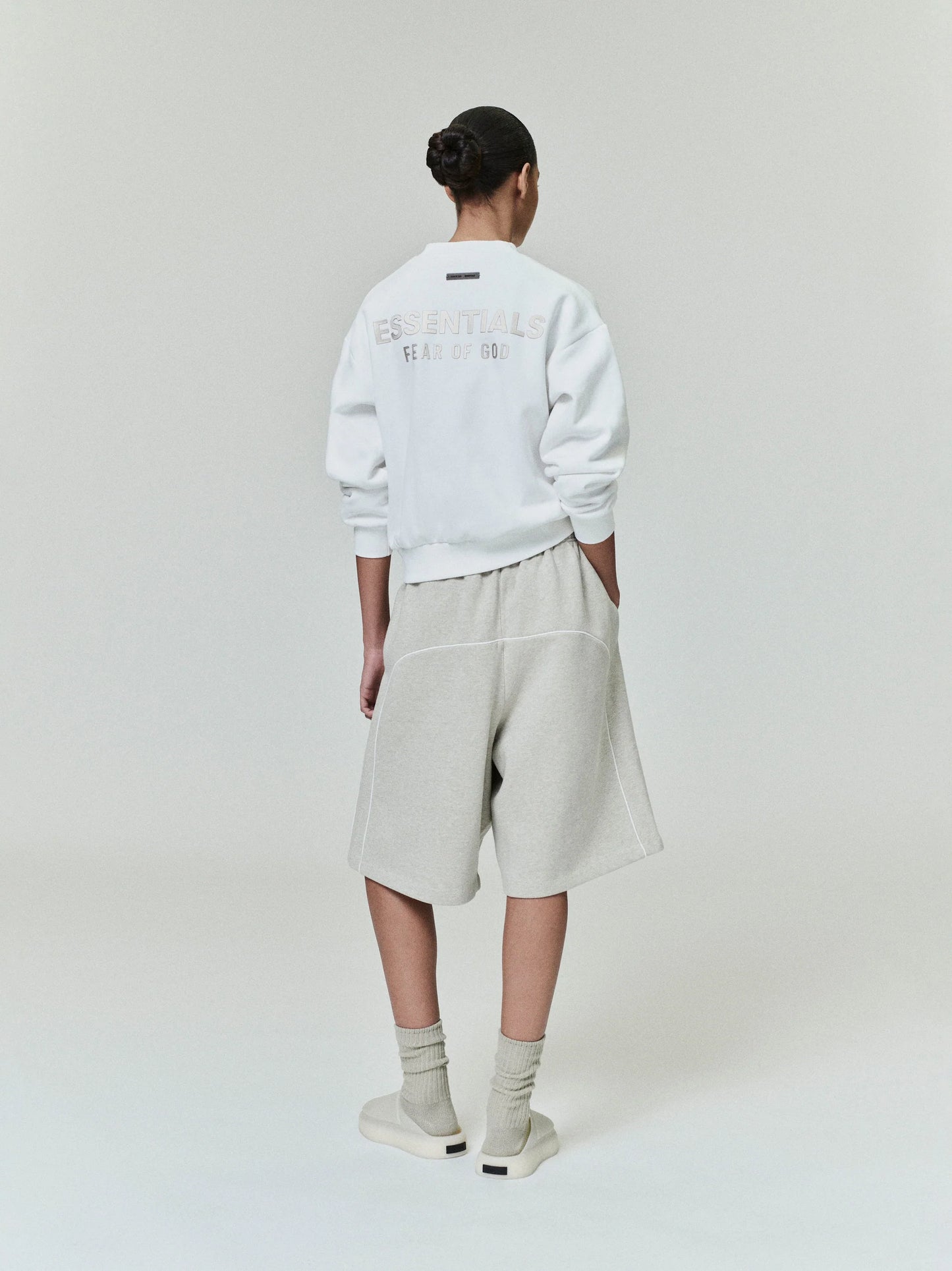 RELAXED FLEECE SWEATSHORT WITH PIPING
