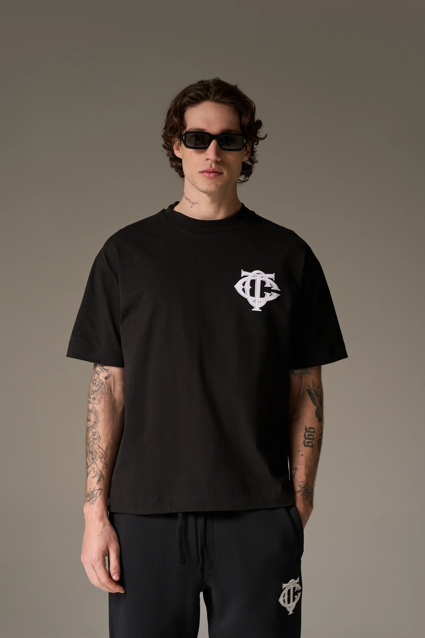MONOGRAM EMBLEM T-SHIRT BLACK