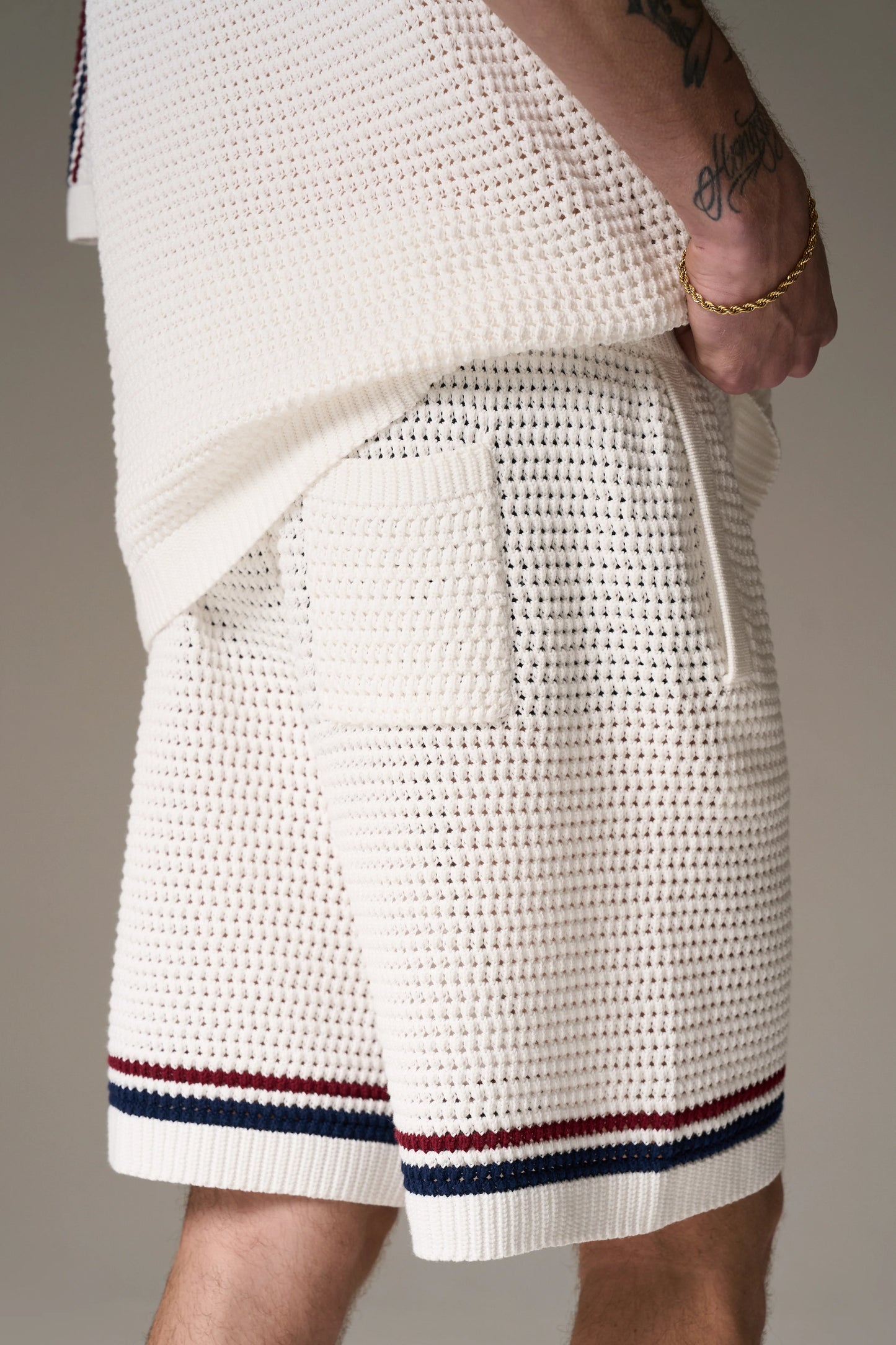 STRIPE CROCHET KNIT SHORTS BURGUNDY