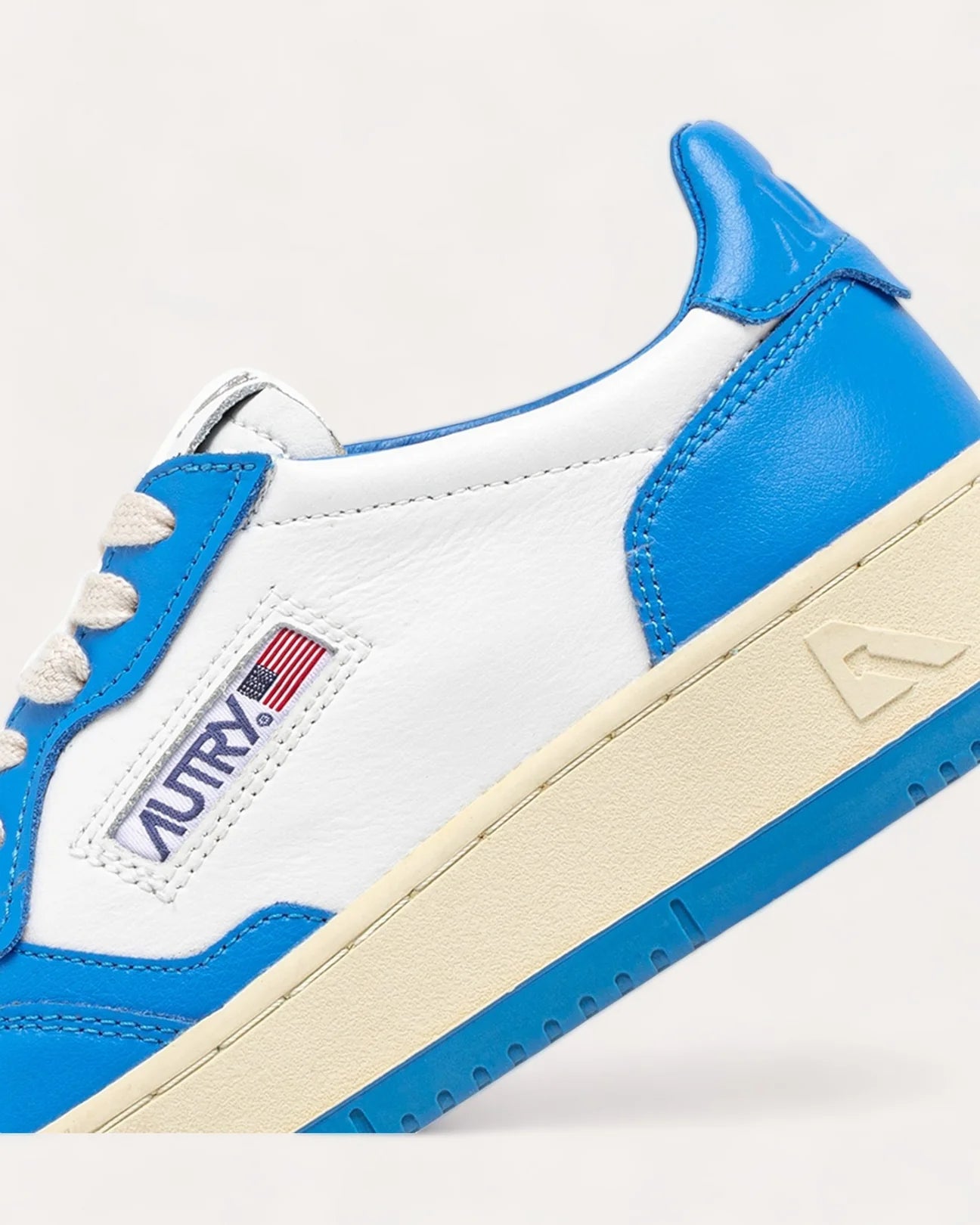 AUTRY SNEAKERS MEDALIST LOW CUIR BICOLORE BLEU