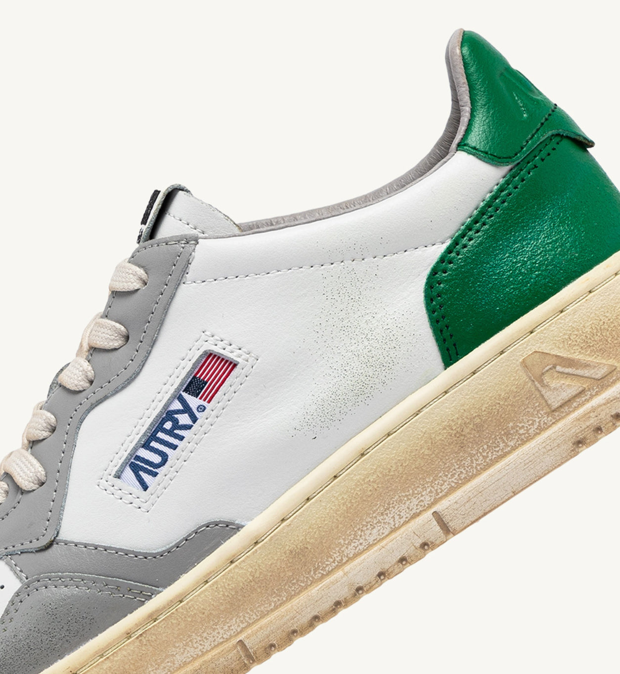 AUTRY SNEAKERS MEDALIST LOW SUPER VINTAGE SNEAKERS IN WHITE GREEN AND GRAY