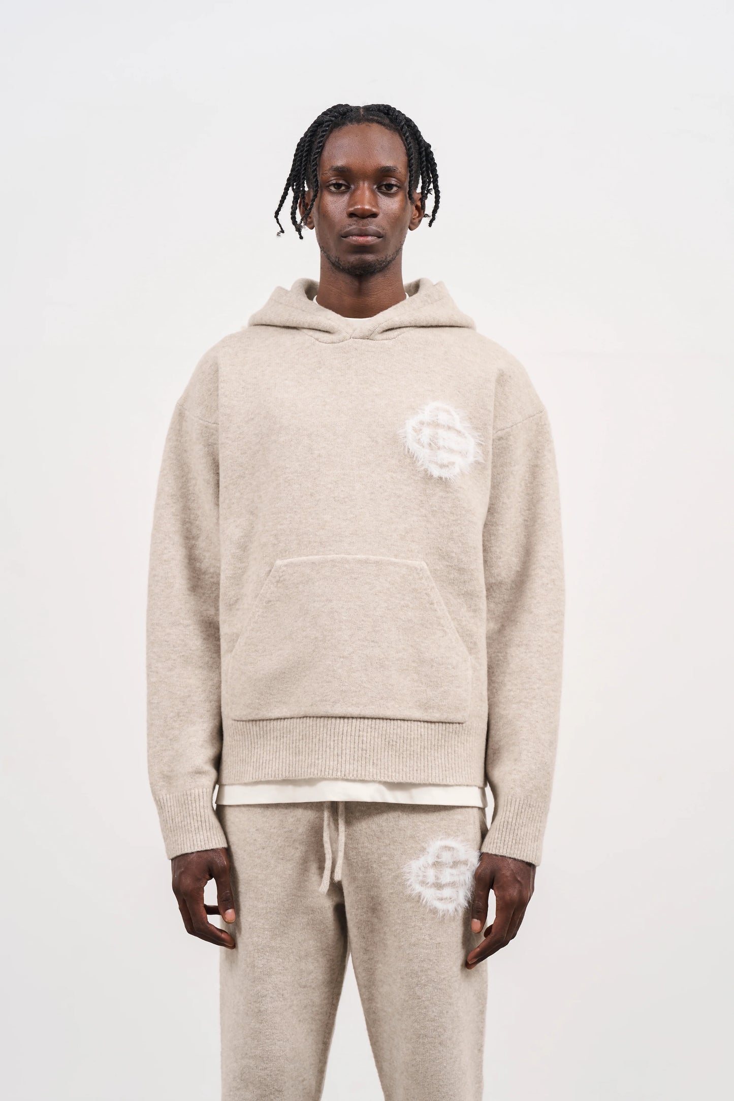 FLUFFY EMBLEM KNITTED HOODIE