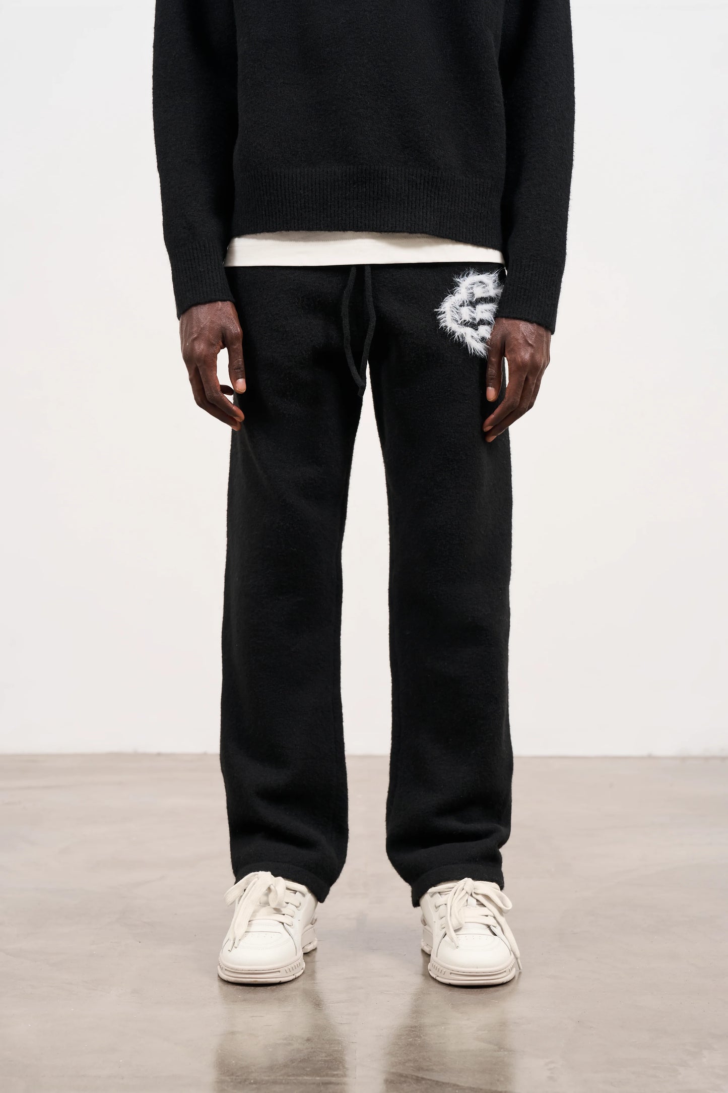 FLUFFY EMBLEM KNITTED JOGGERS