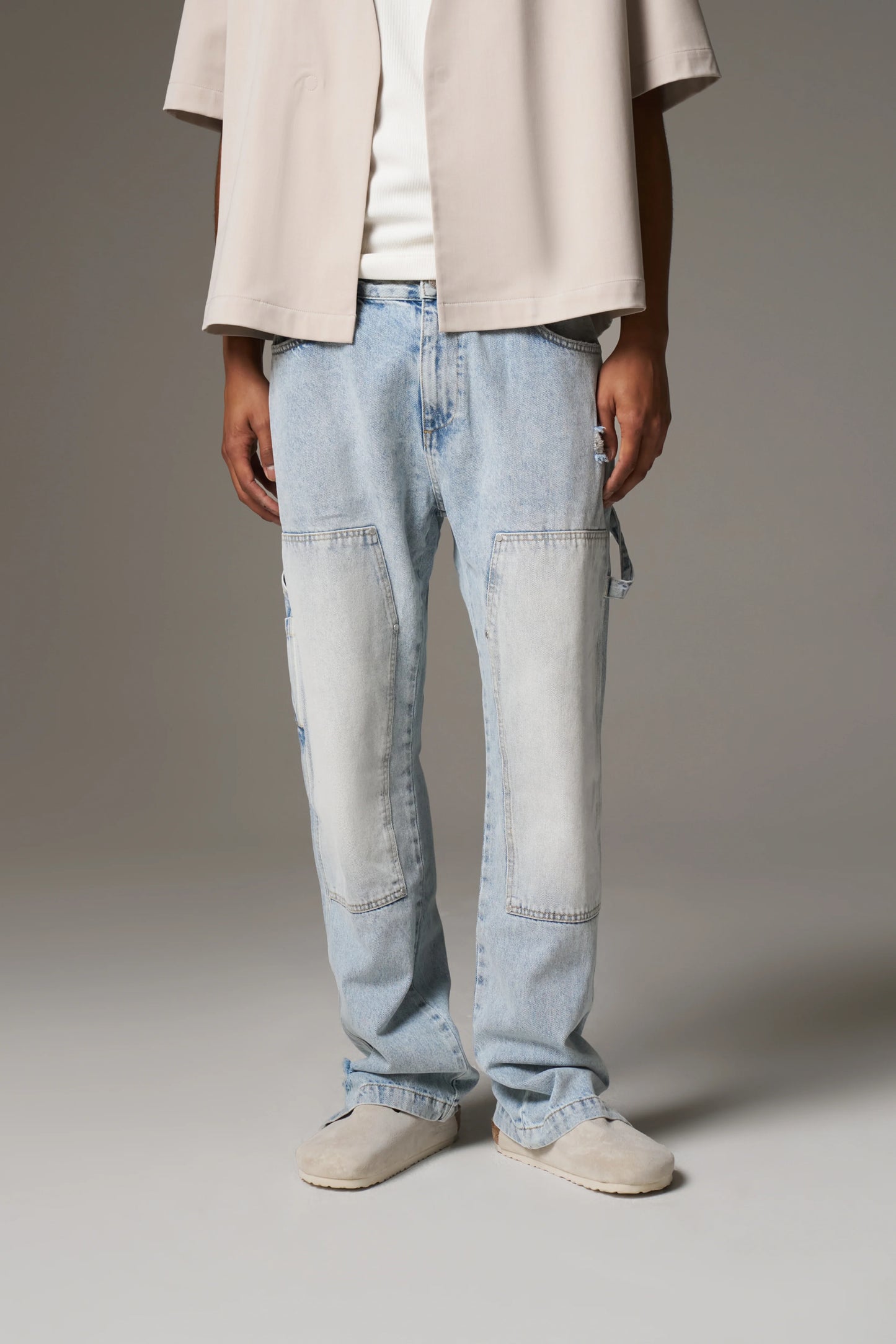 DENIM RIVET DETAIL CARPENTER JEANS