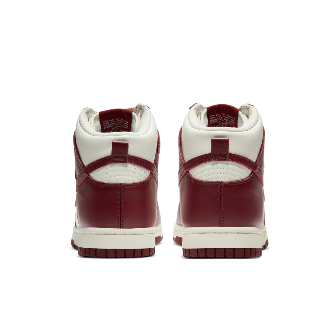 Dunk High Team Red