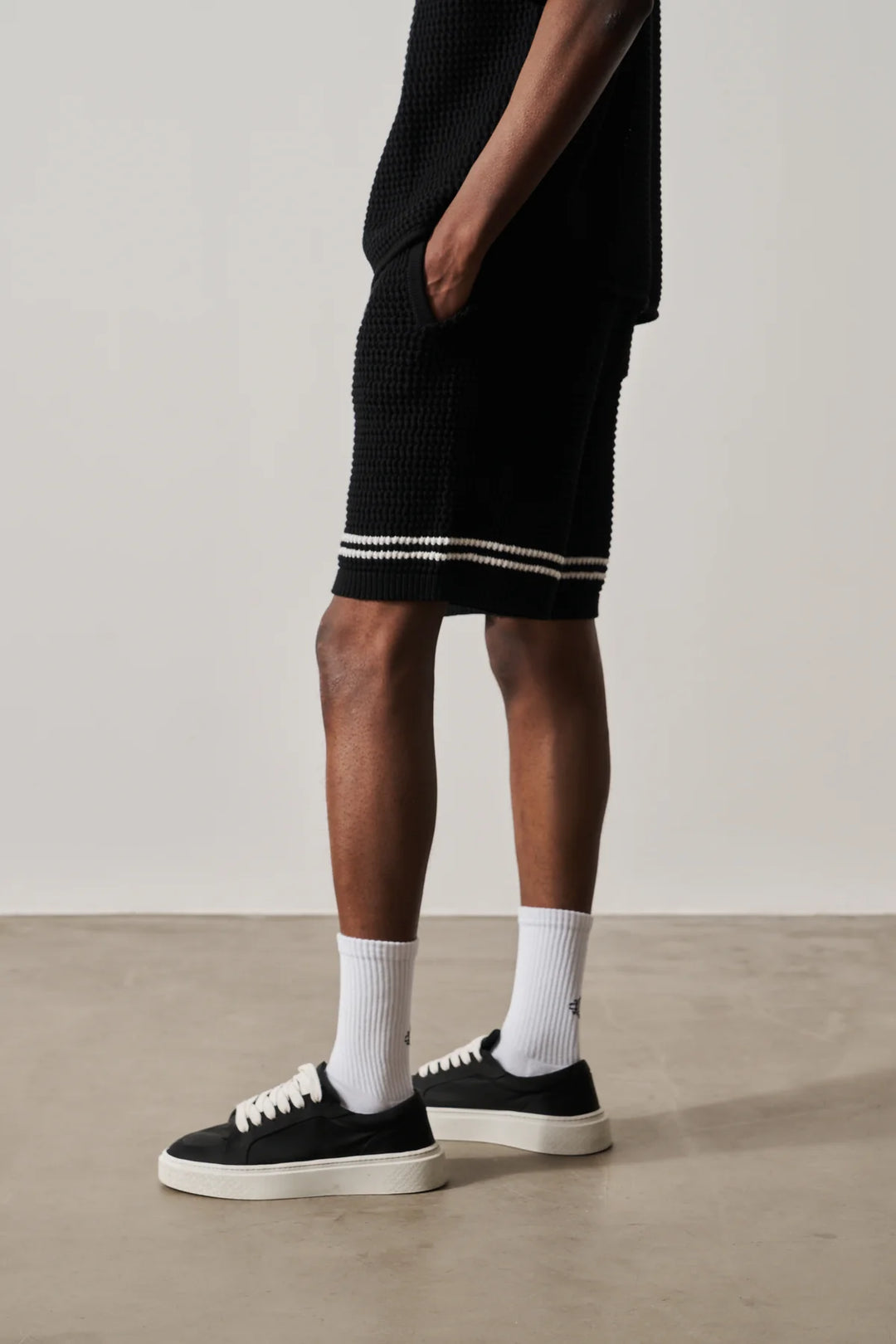 CROCHET KNITTED SHORTS BLACK