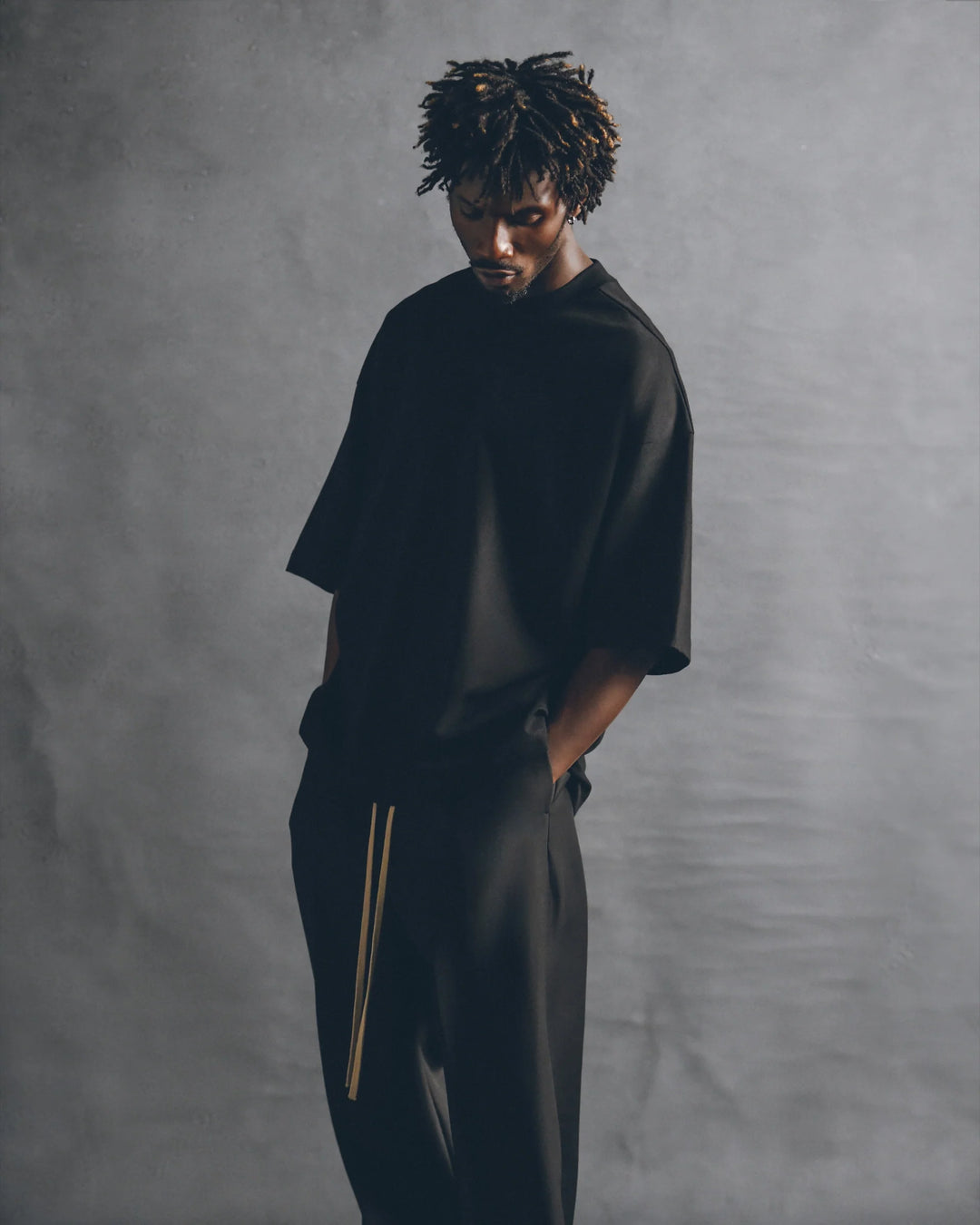 FEAR OF GOD LOUNGEWEAR
The Lounge Tee - Cement