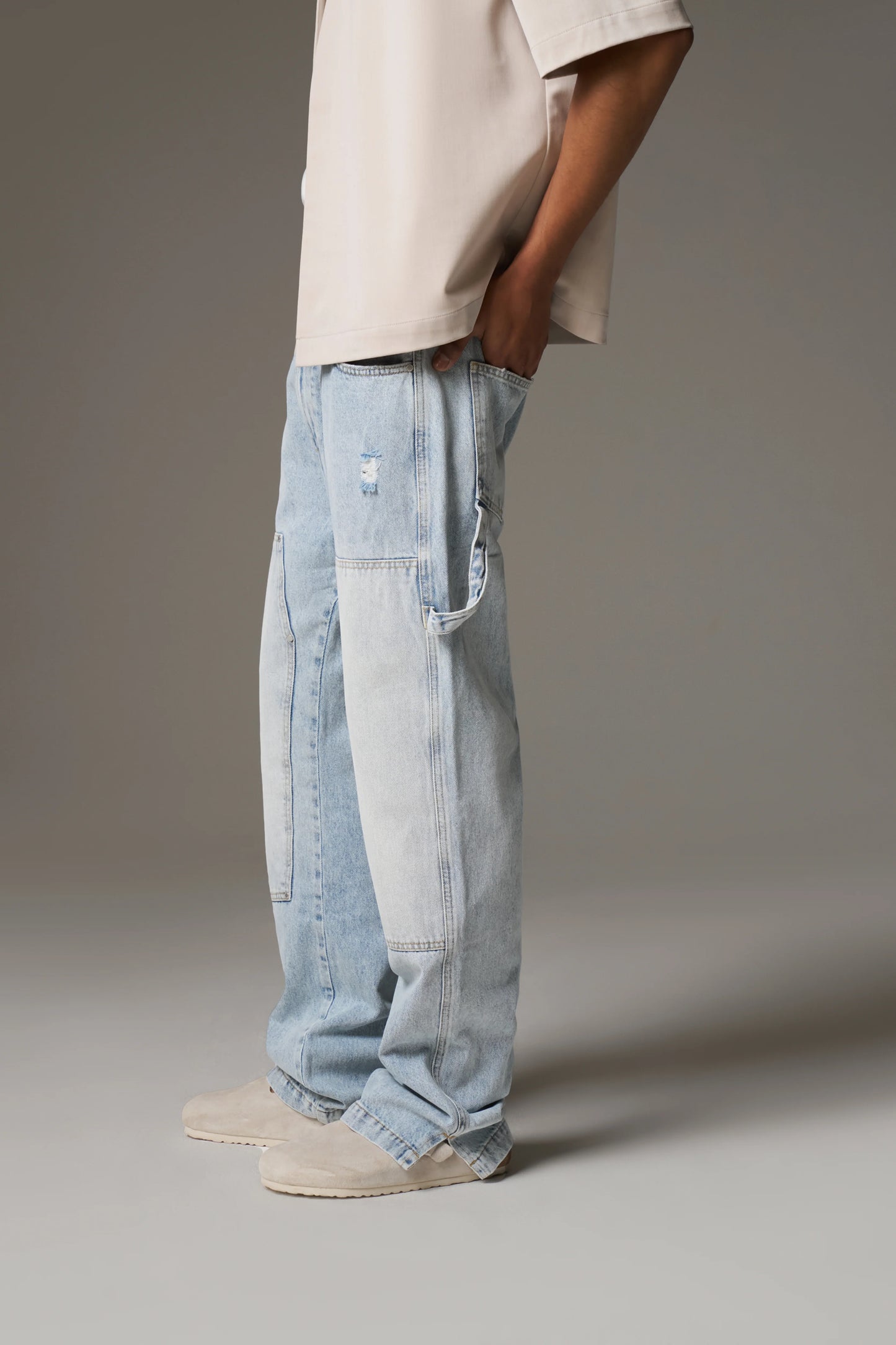 DENIM RIVET DETAIL CARPENTER JEANS