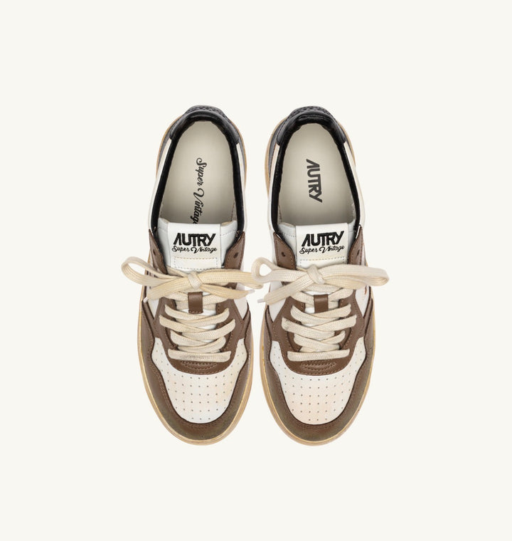 AUTRY SNEAKERS MEDALIST LOW SUPER VINTAGE SNEAKERS IN WHITE, BLACK AND MALT LEATHER AVLM - SV60