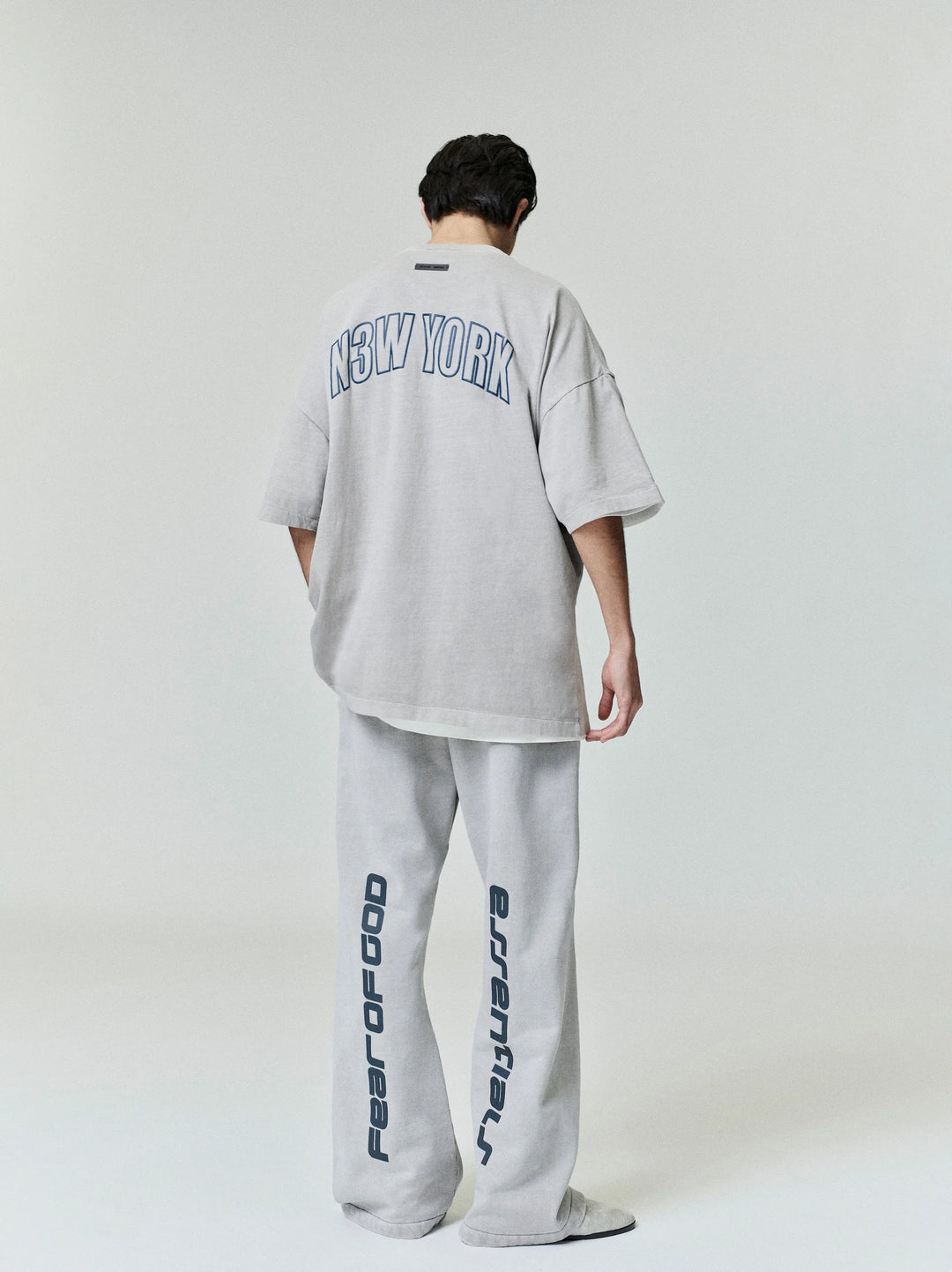 ESSENTIALS New York 90s Tee - Smoke Grey