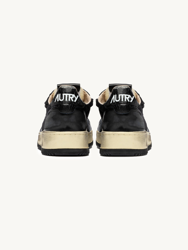 AUTRY SNEAKERS MEDALIST LOW SUPER VINTAGE SNEAKERS LOW IN BLACK AVLM KH01