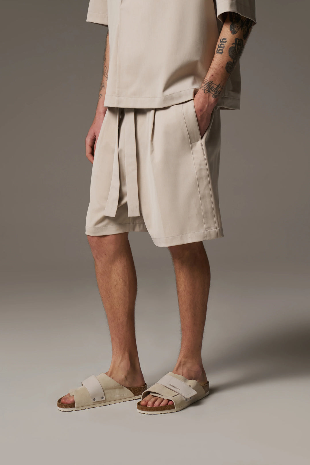 SMART WOVEN SHORTS STONE