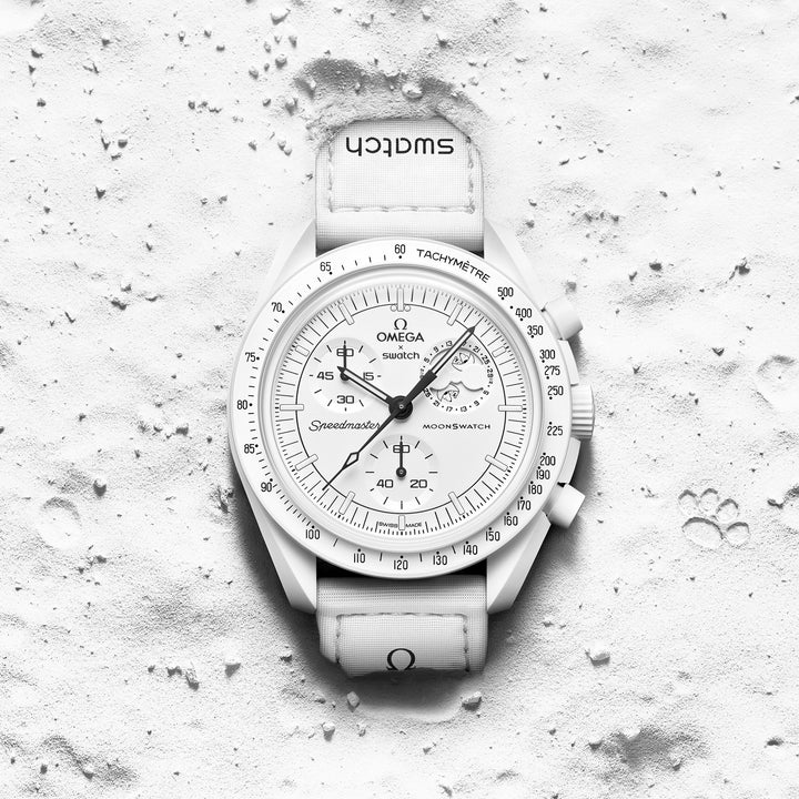 Swatch x Omega Bioceramic Moonswatch Mission To Moonphase Snoopy SO33W700 שעון אומגה בשיתוף פעולה עם סווטש