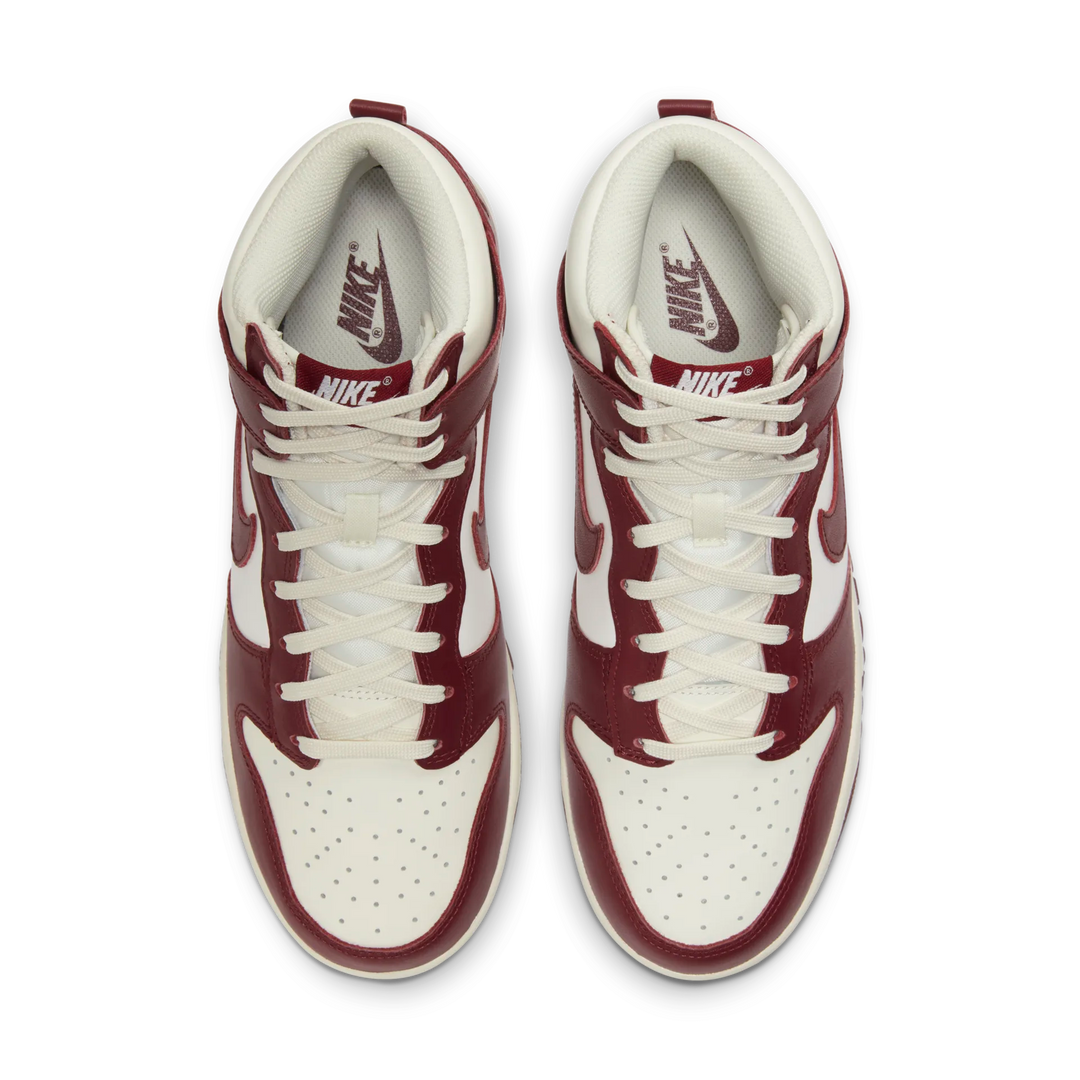 Dunk High Team Red
