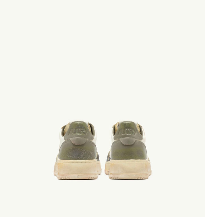AUTRY SNEAKERS MEDALIST LOW SUPER VINTAGE SNEAKERS IN WHITE BLACK AND COVERT GREEN LEATHER AVLM - SV06