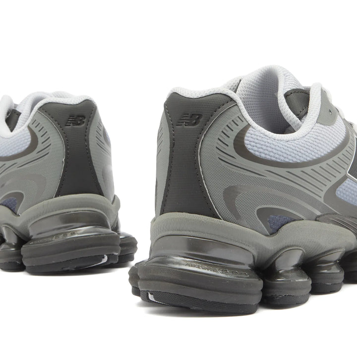 NEW BALANCE 2000 SNEAKER
PEARL GREY