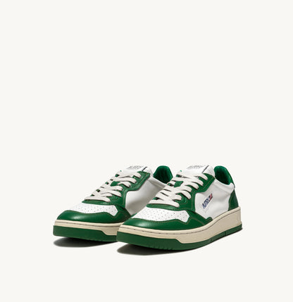 AUTRY SNEAKERS MEDALIST LOW BICOLOR SNEAKERS IN WHITE AND GREEN LEATHER