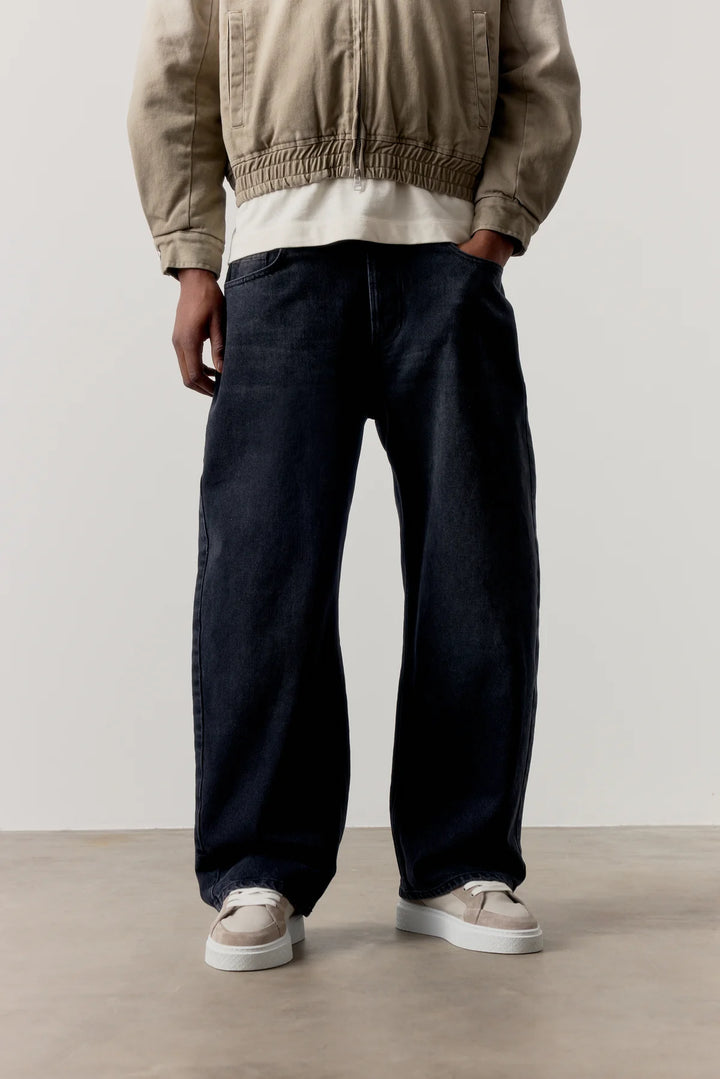 SKATER JEANS Washed Black