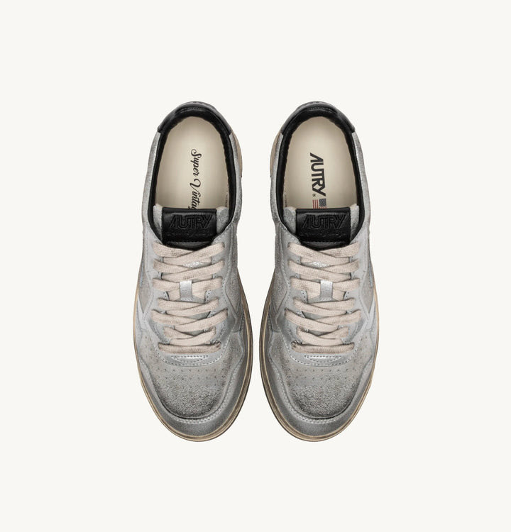 AUTRY SNEAKERS MAN MEDALIST LOW SUPER VINTAGE SNEAKERS IN SILVER AND BLACK SUEDE