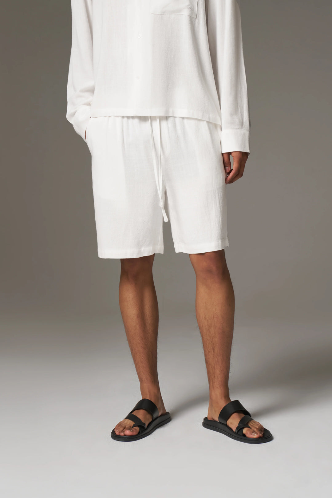 TEXTURED WOVEN SHORTS WHITE