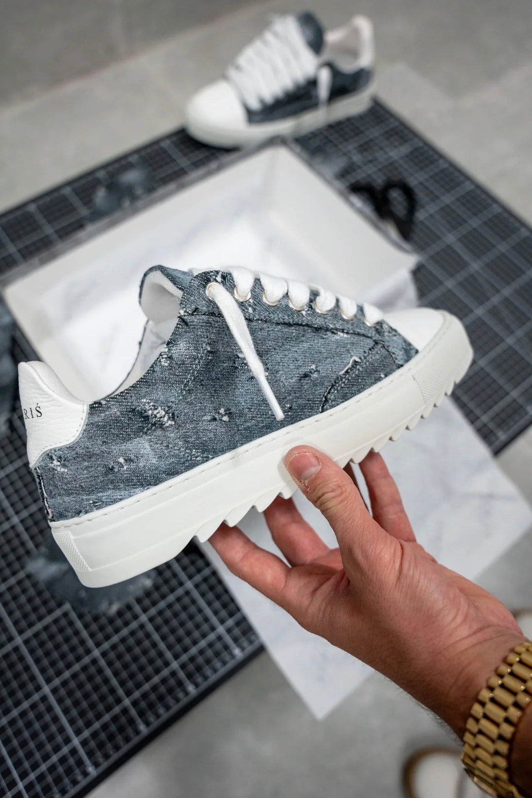 NUMERIŚ ATELIER - THRASHED DENIM נעלי סניקרס נומריס טראש דנים