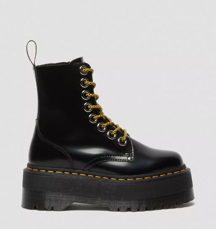 DR MARTENS