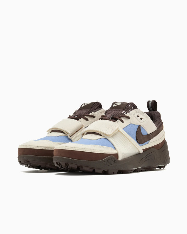 Nike x Travis Scott Zoom Field Jaxx "Leche Blue"