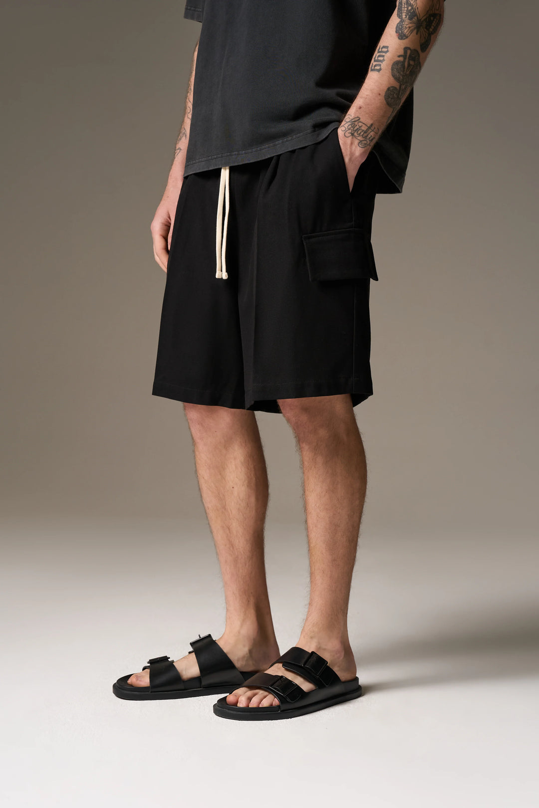 WIDE LEG SIDE POCKET SHORTS BLACK