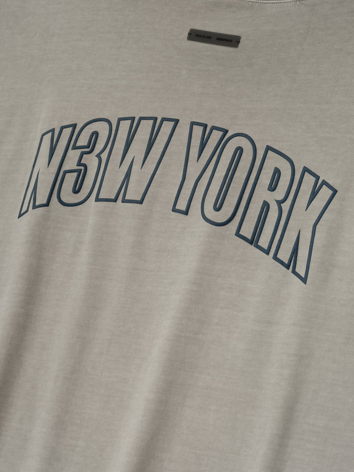 ESSENTIALS New York 90s Tee - Smoke Grey