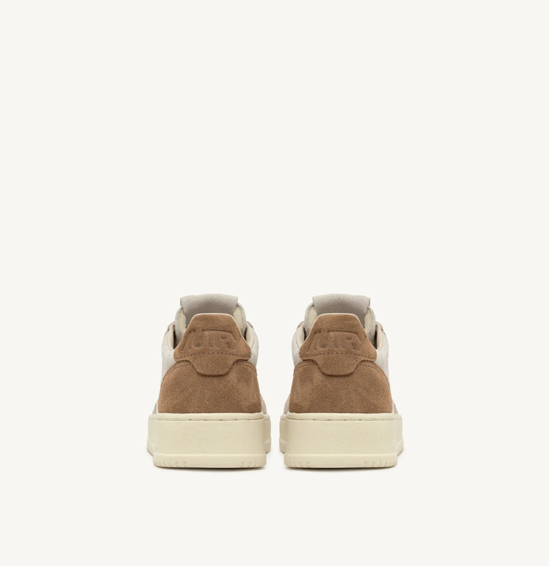 AUTRY SNEAKERS MEDALIST LOW TRICOLOR SNEAKERS IN SAND AND CIGAR SUEDE