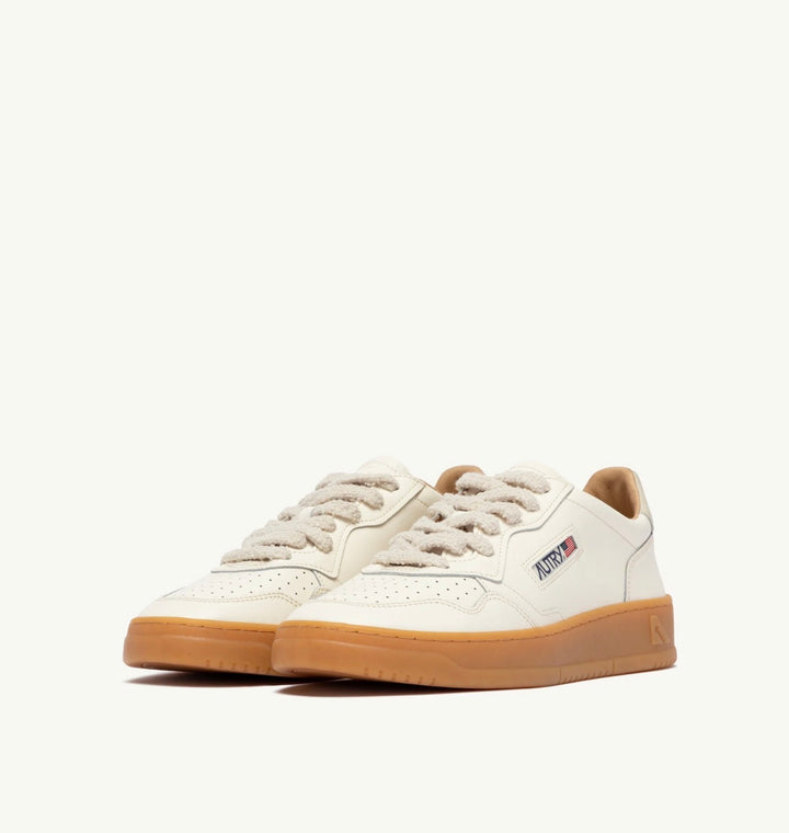 AUTRY SNEAKERS MEDALIST LOW SNEAKERS IN MARSHMALLOW LEATHER AULM - BD01