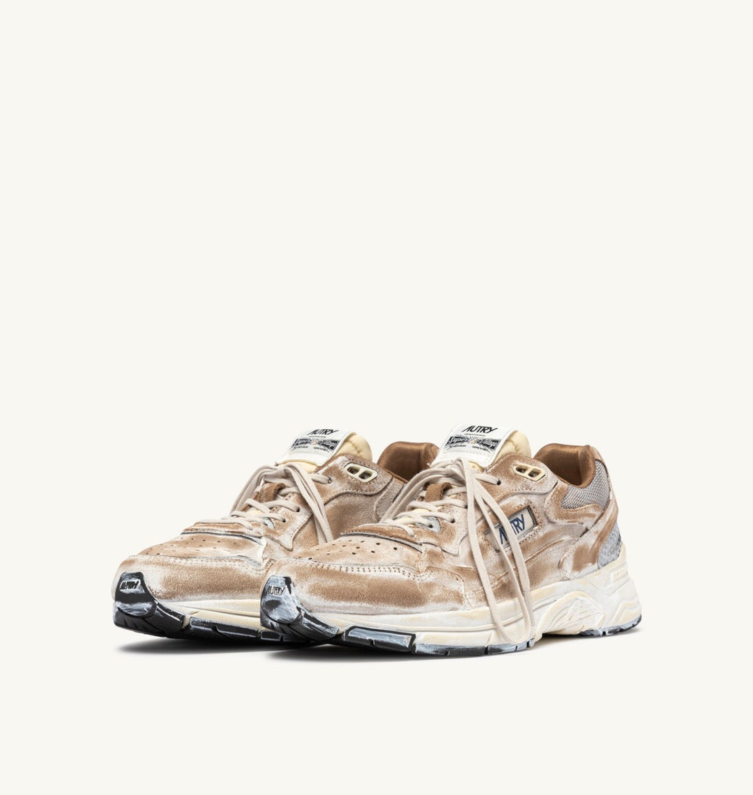 AUTRY SNEAKERS HYPERWAY SUPER VINTAGE SNEAKERS IN MILKSHAKE AND SILVER SUEDE HVLM - JB02