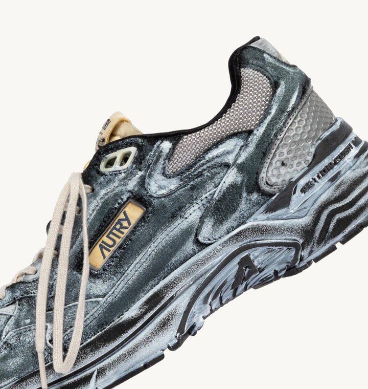 AUTRY SNEAKERS HYPERWAY SUPER VINTAGE SNEAKERS IN BLACK AND SILVER SUEDE HVLM - JB05