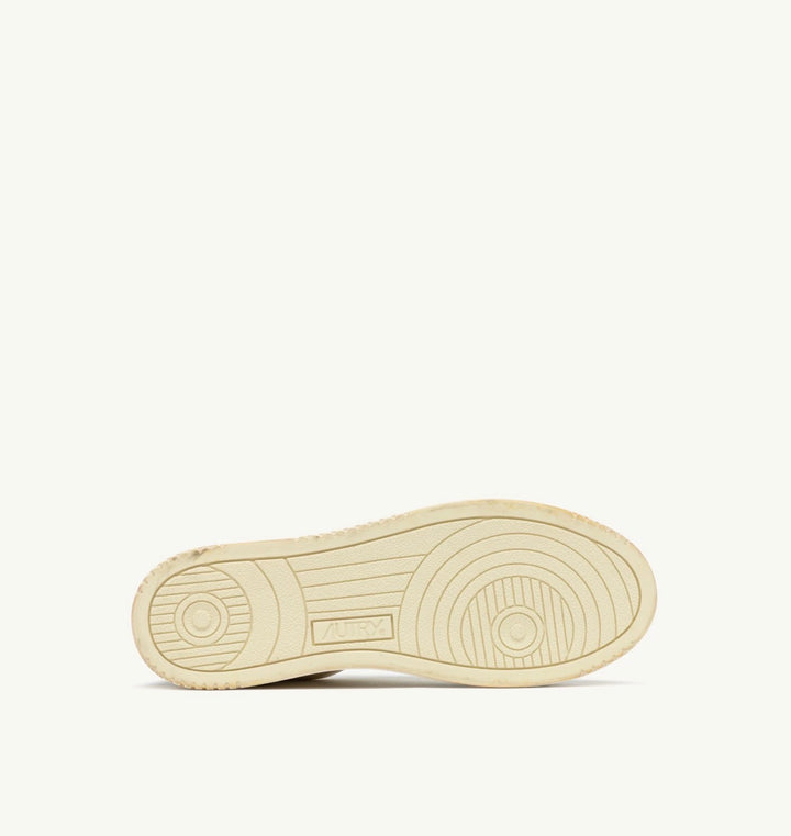 AUTRY SNEAKERS MEDALIST LOW SUPER VINTAGE SNEAKERS IN LIMESTONE WHITE AND BLUE LEATHER AVLM - SV09