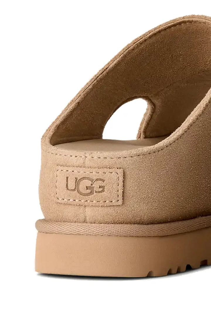 כפכפי זמש קרם UGG Goldenstar Hi Cutout