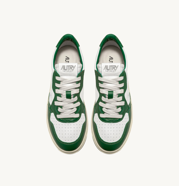 AUTRY SNEAKERS MEDALIST LOW BICOLOR SNEAKERS IN WHITE AND GREEN LEATHER