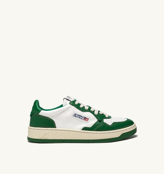 AUTRY SNEAKERS MEDALIST LOW BICOLOR SNEAKERS IN WHITE AND GREEN LEATHER