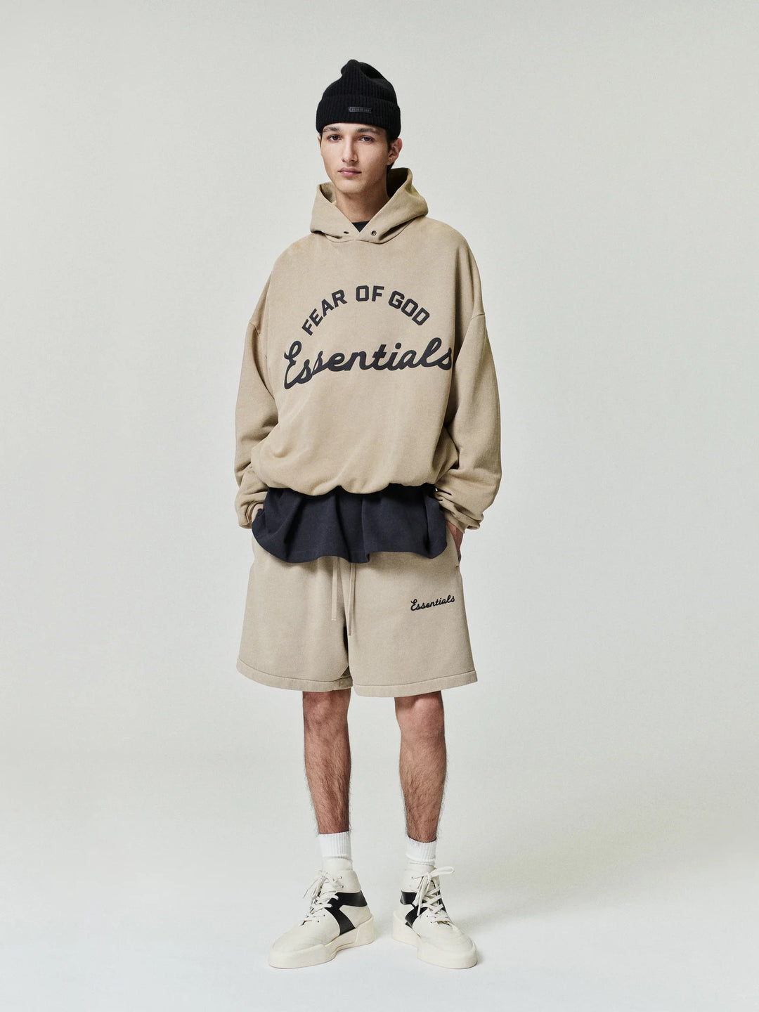 ESSENTIALS Training Classic Sweatshort Faded Dune