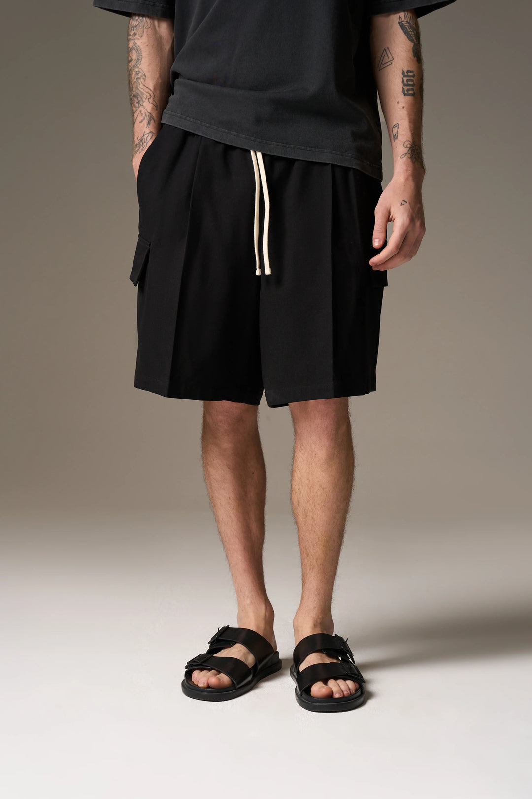 WIDE LEG SIDE POCKET SHORTS BLACK