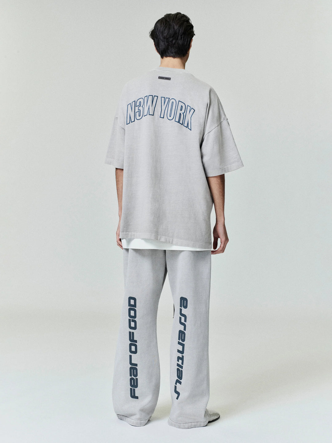 ESSENTIALS New York 90s Tee - Smoke Grey