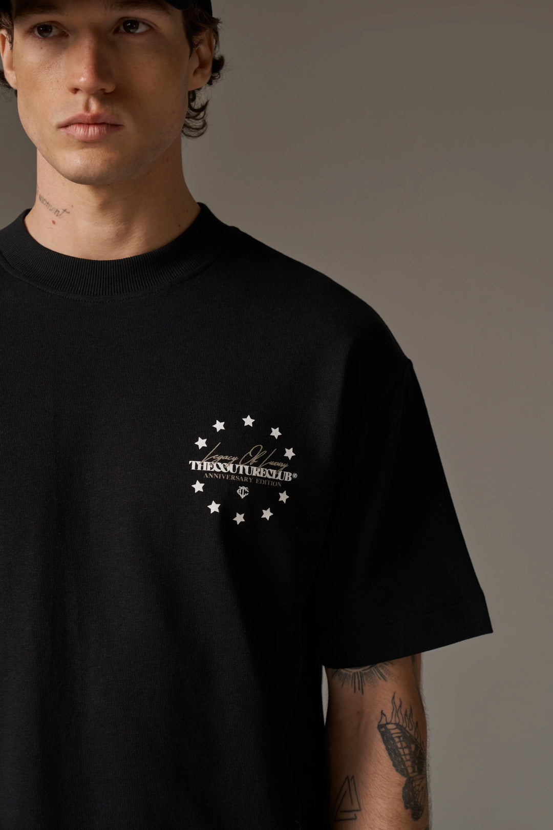 LEGACY OF LUXURY T-SHIRT BLACK