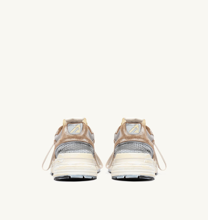 AUTRY SNEAKERS HYPERWAY SUPER VINTAGE SNEAKERS IN MILKSHAKE AND SILVER SUEDE HVLM - JB02