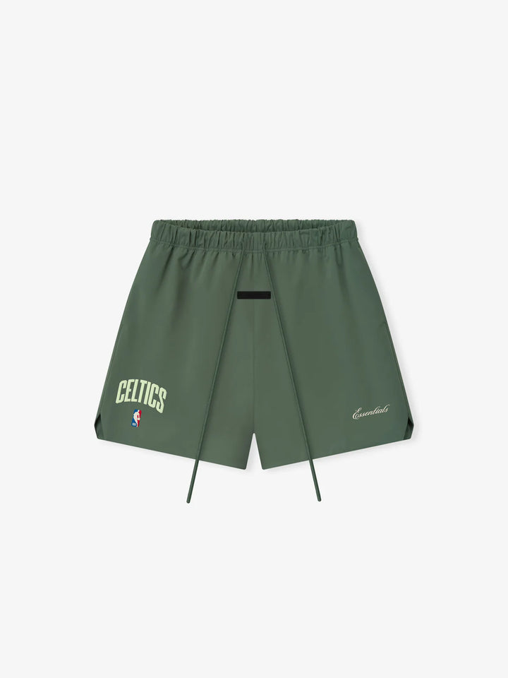 ESSENTIALS CELTICS CLASSIC SHORT BALSAM GREEN