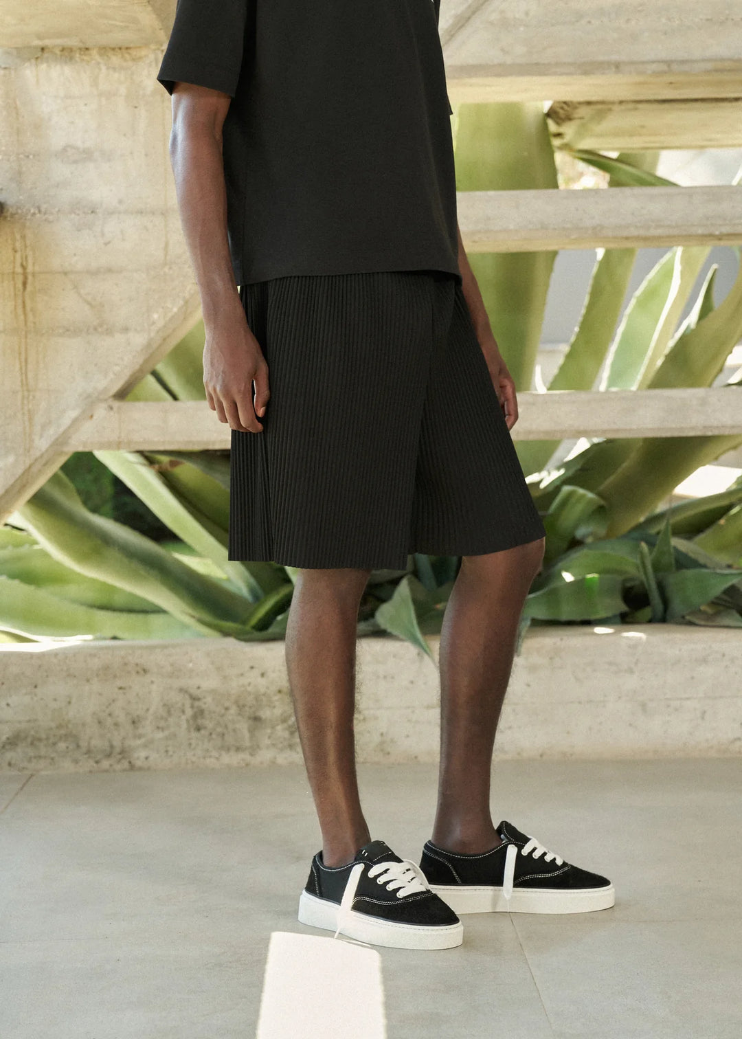 PLISSE SHORTS BLACK