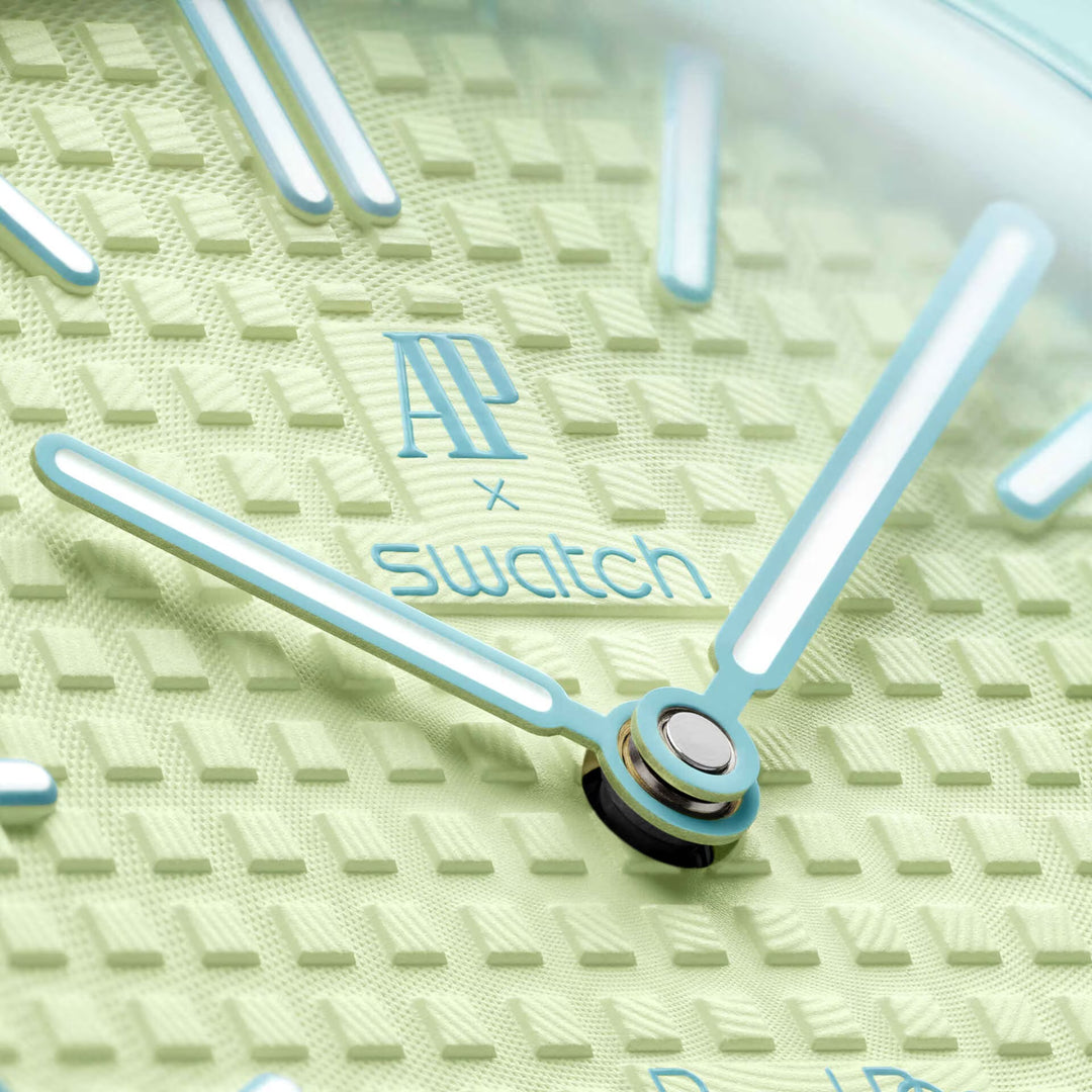 AP X SWATCH ROYAL POP BLAUE ACHT